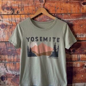 Yosemite California Graphic Tee Size Large Sage Green  Cottagecore